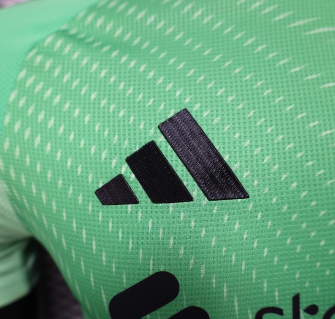 Camisa Liverpool Goleiro 25/26 - Versão Jogador | Futmantos