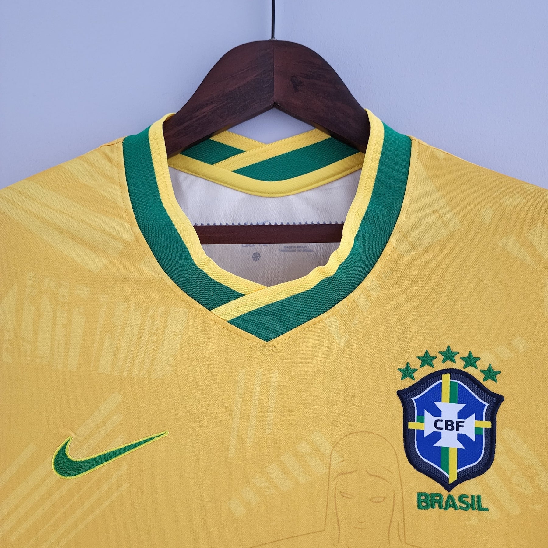 Camisa Feminina Seleção Brasil - Amarela - Conceito Amarela Rio