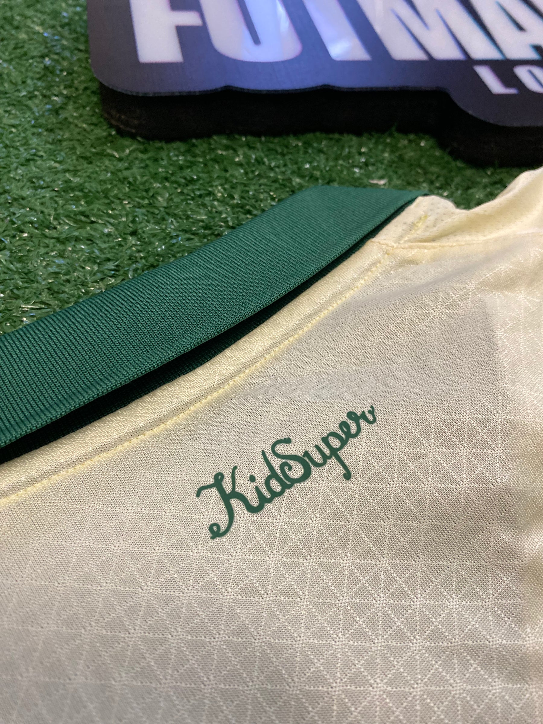 Camisa Palmeiras Bege 25/26 KidSuper - Versão Jogador | Futmantos