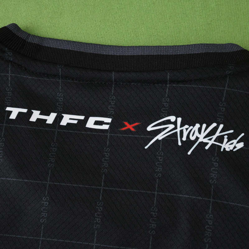 Conjunto Infantil Tottenham Spurs II 2025/26 Stray Kids | Futmantos