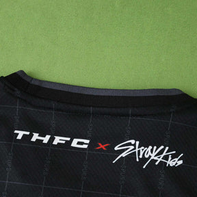 Conjunto Infantil Tottenham Spurs II 2025/26 Stray Kids | Futmantos