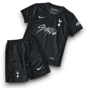 Conjunto Infantil Tottenham Spurs II 2025/26 Stray Kids | Futmantos