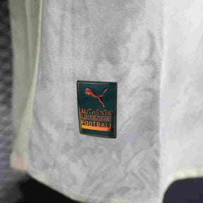 Camisa Palmeiras Bege 25/26 KidSuper - Versão Jogador | Futmantos